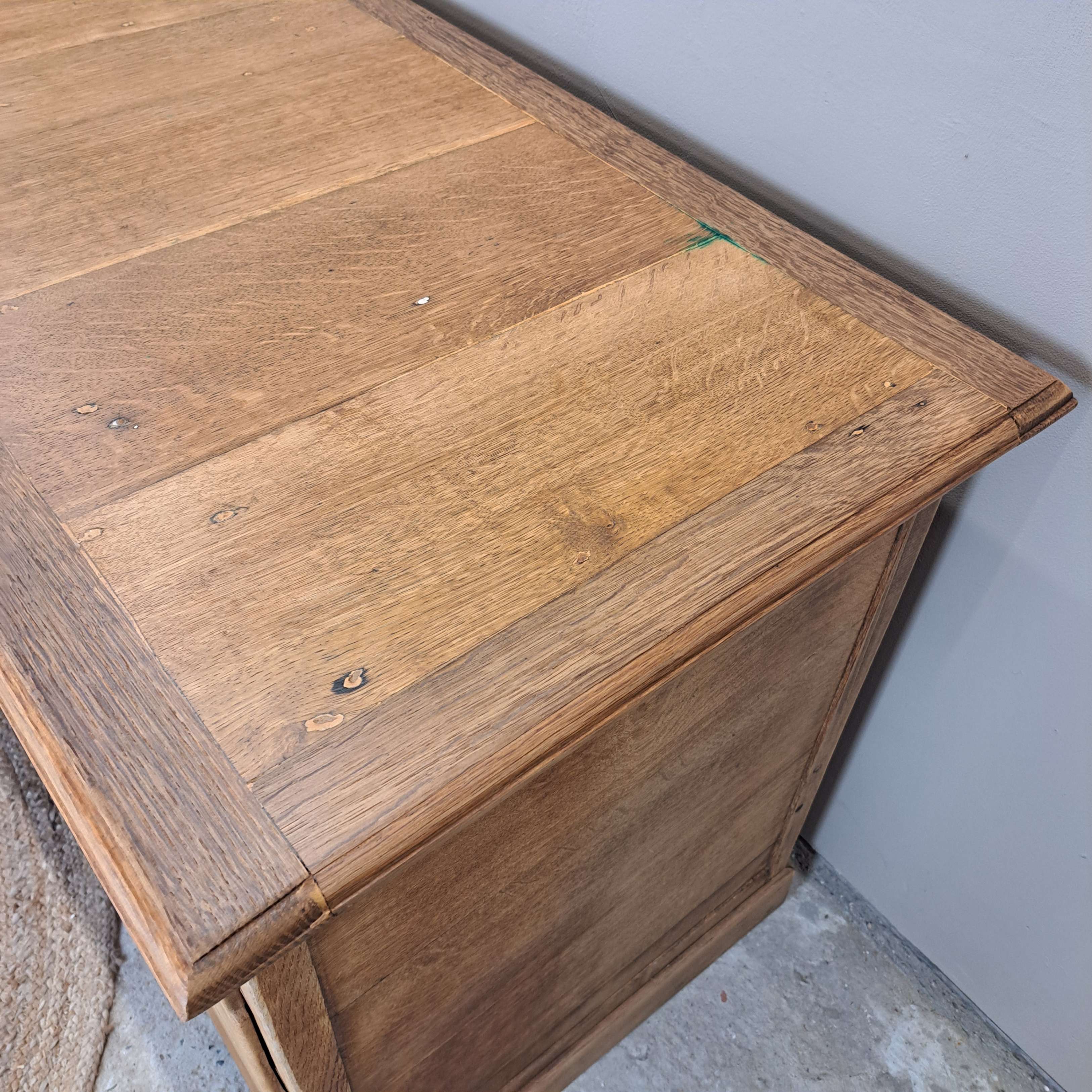 02e13af41e17.jpg Ancien bureau artisanal