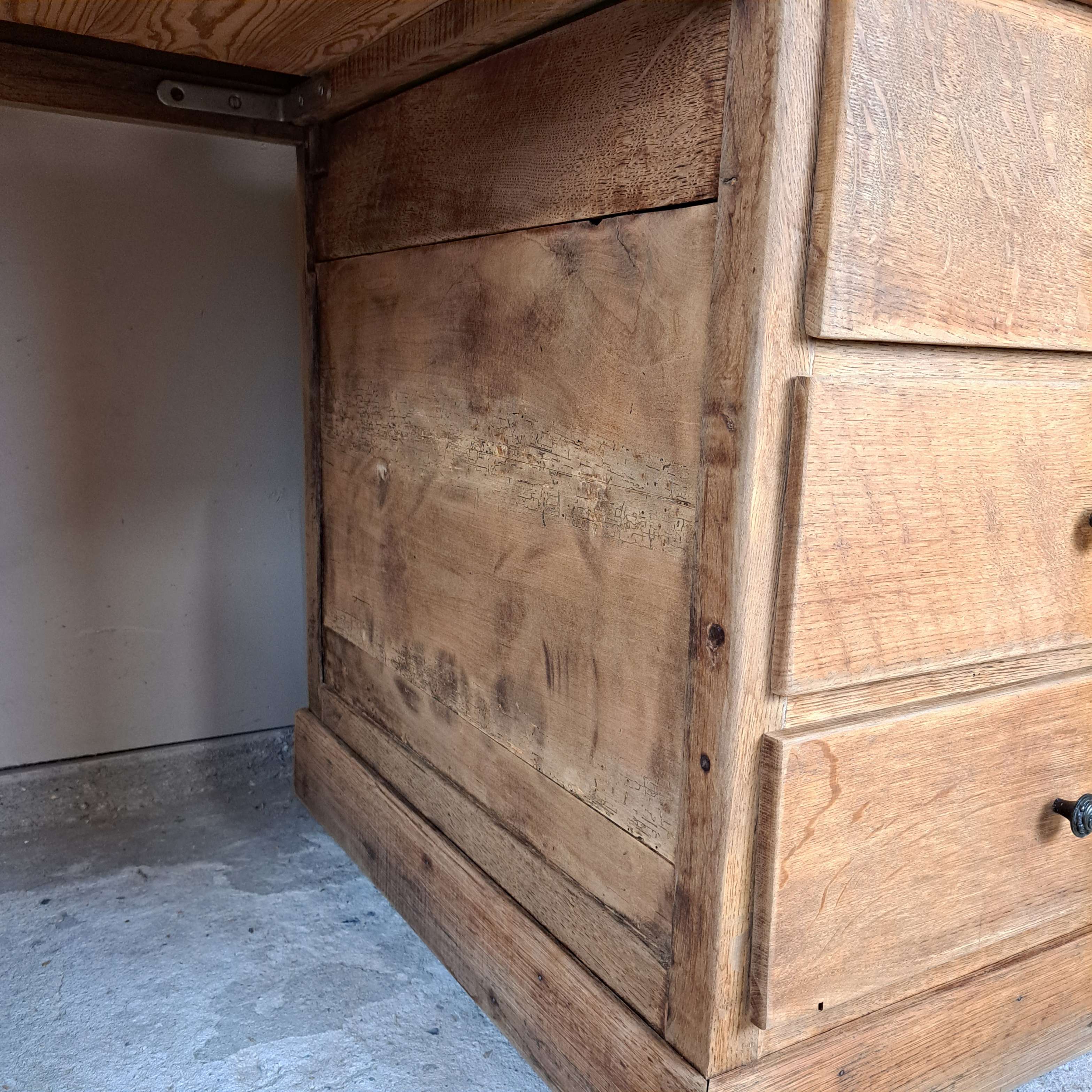 4eb01820ca91.jpg Ancien bureau artisanal