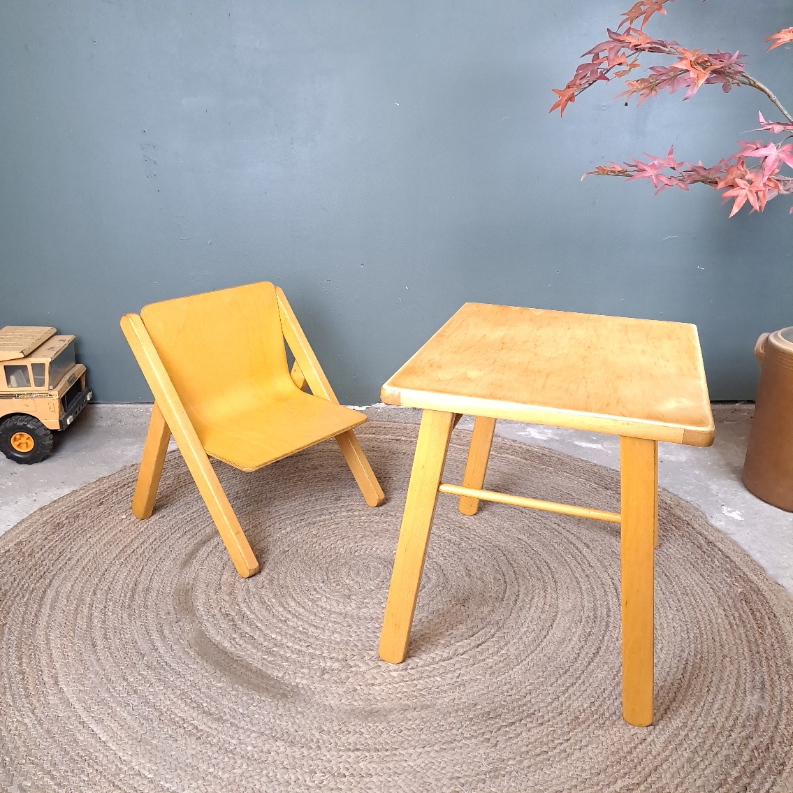 TABLE ET CHAISE ENFANT  DESIGN 4