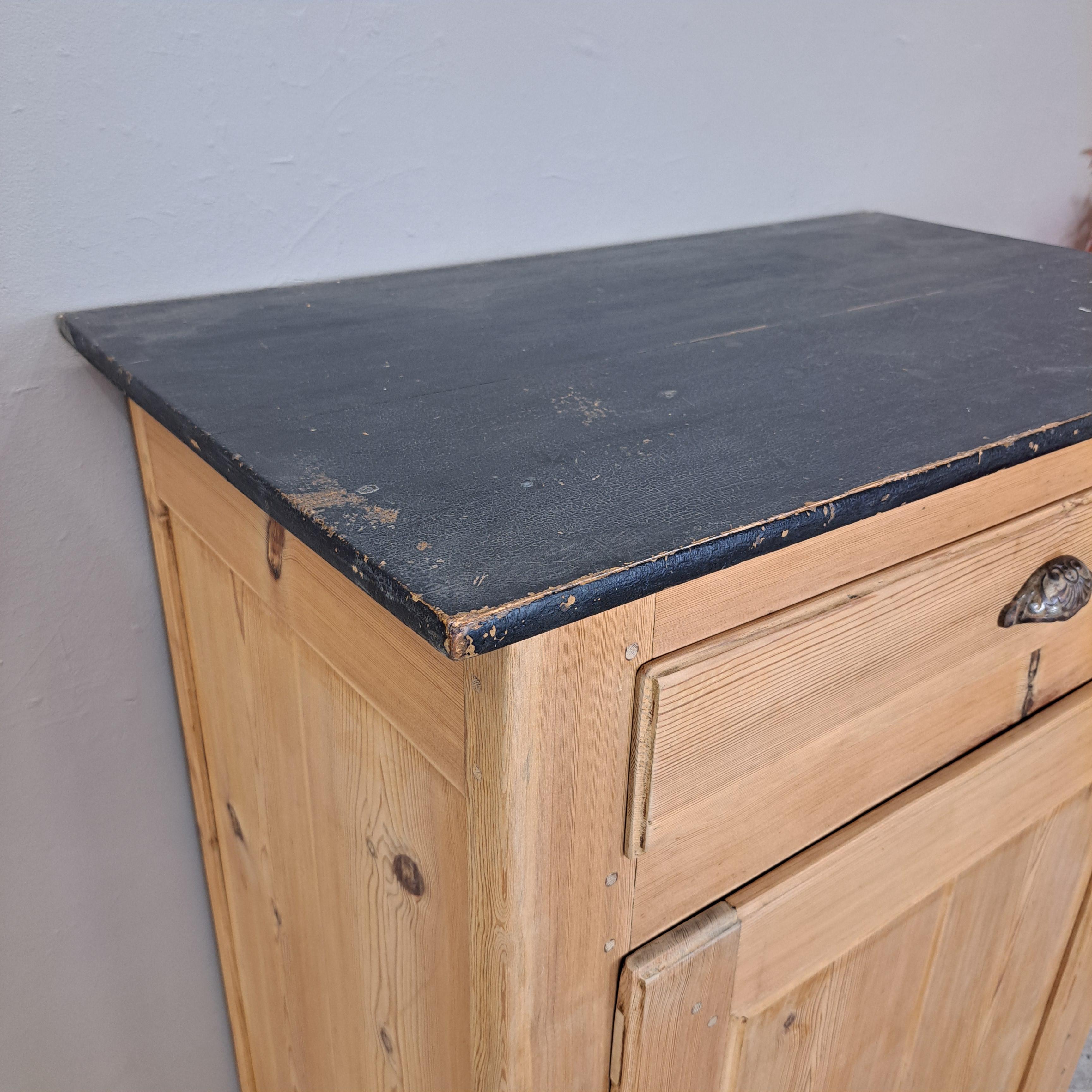 faa8b5bb3760.jpg MEUBLE CONFITURIER