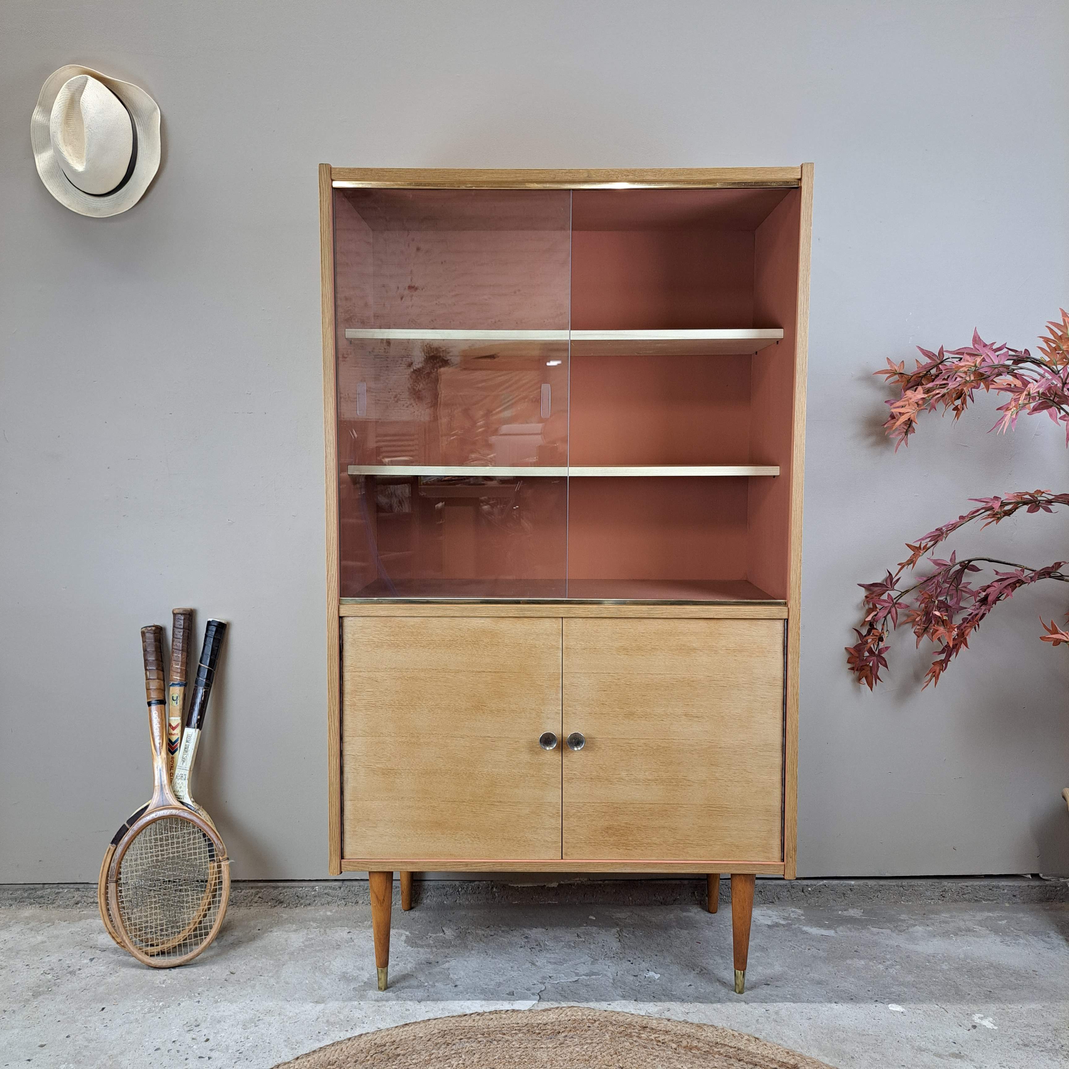 067c2ec82c50.jpg Meuble vitrine