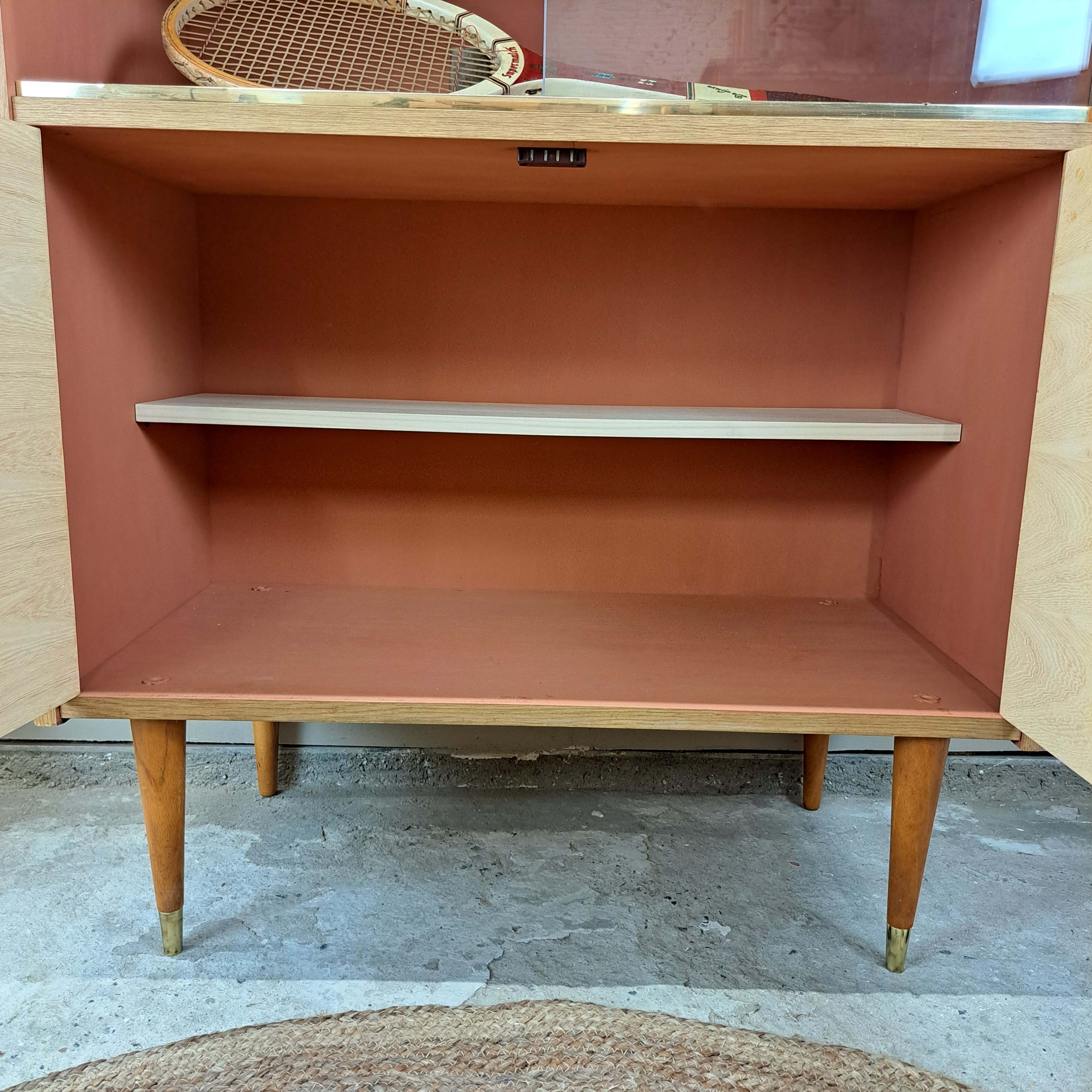 25317bec6be0.jpg Meuble vitrine
