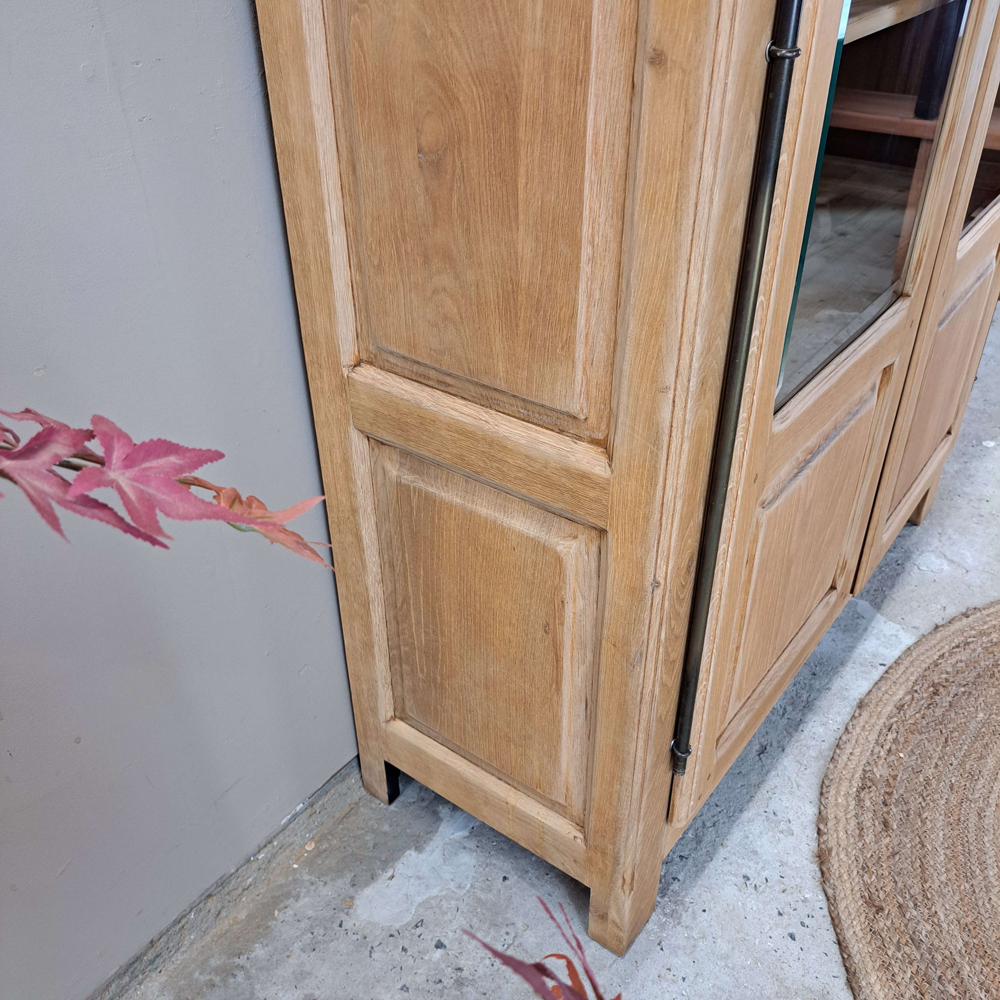 35077688186c.jpg ARMOIRE VITREE