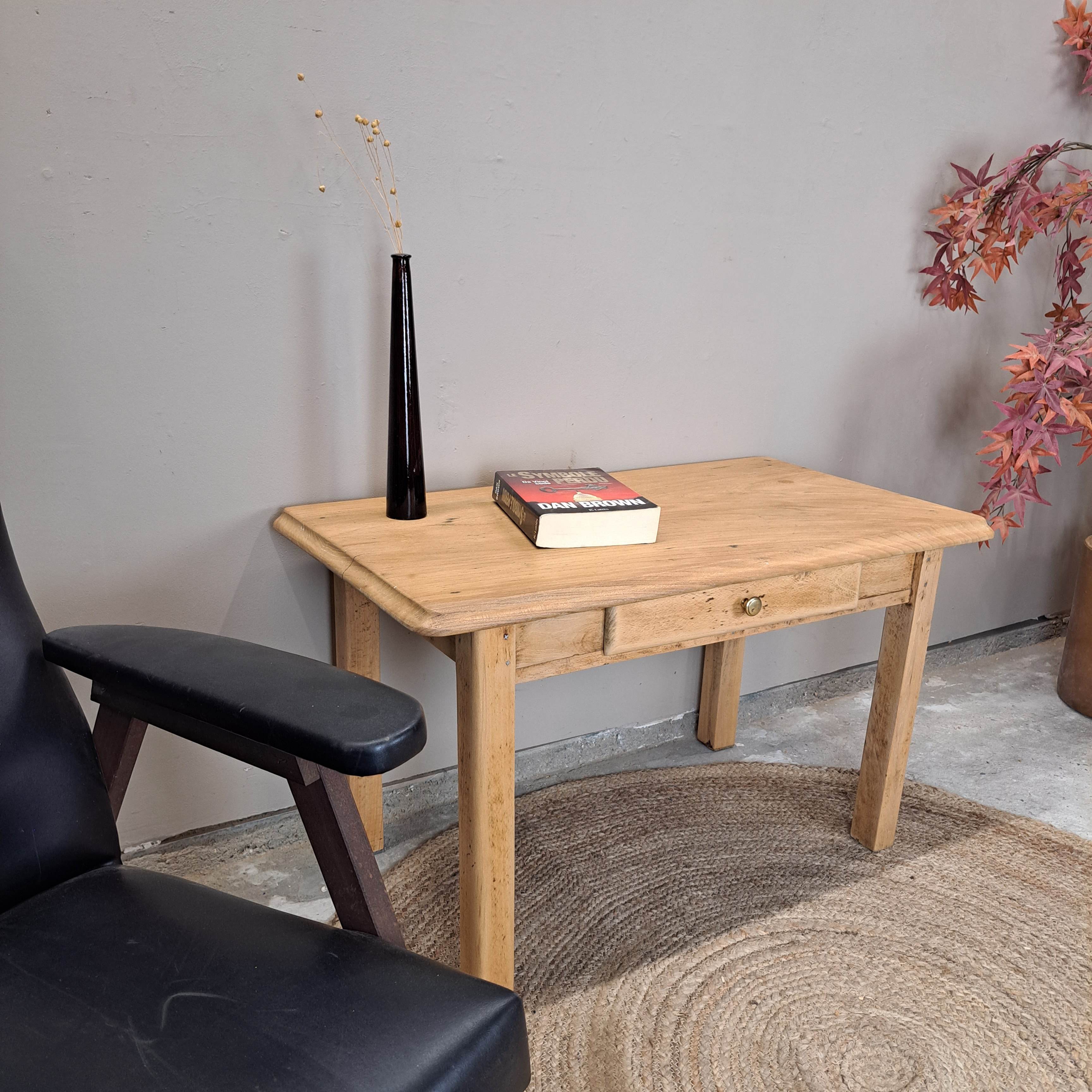 434a96b9341a.jpg TABLE D'ECOLIER/ BOUT DE CANAPE