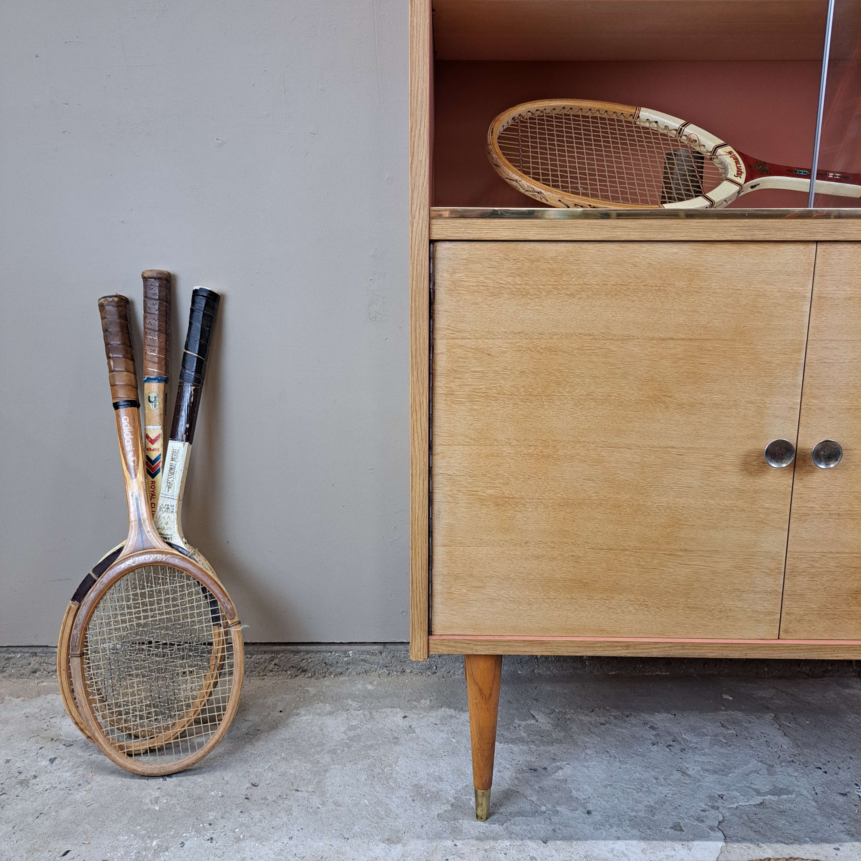 5b3bb6a022e0.jpg Meuble vitrine