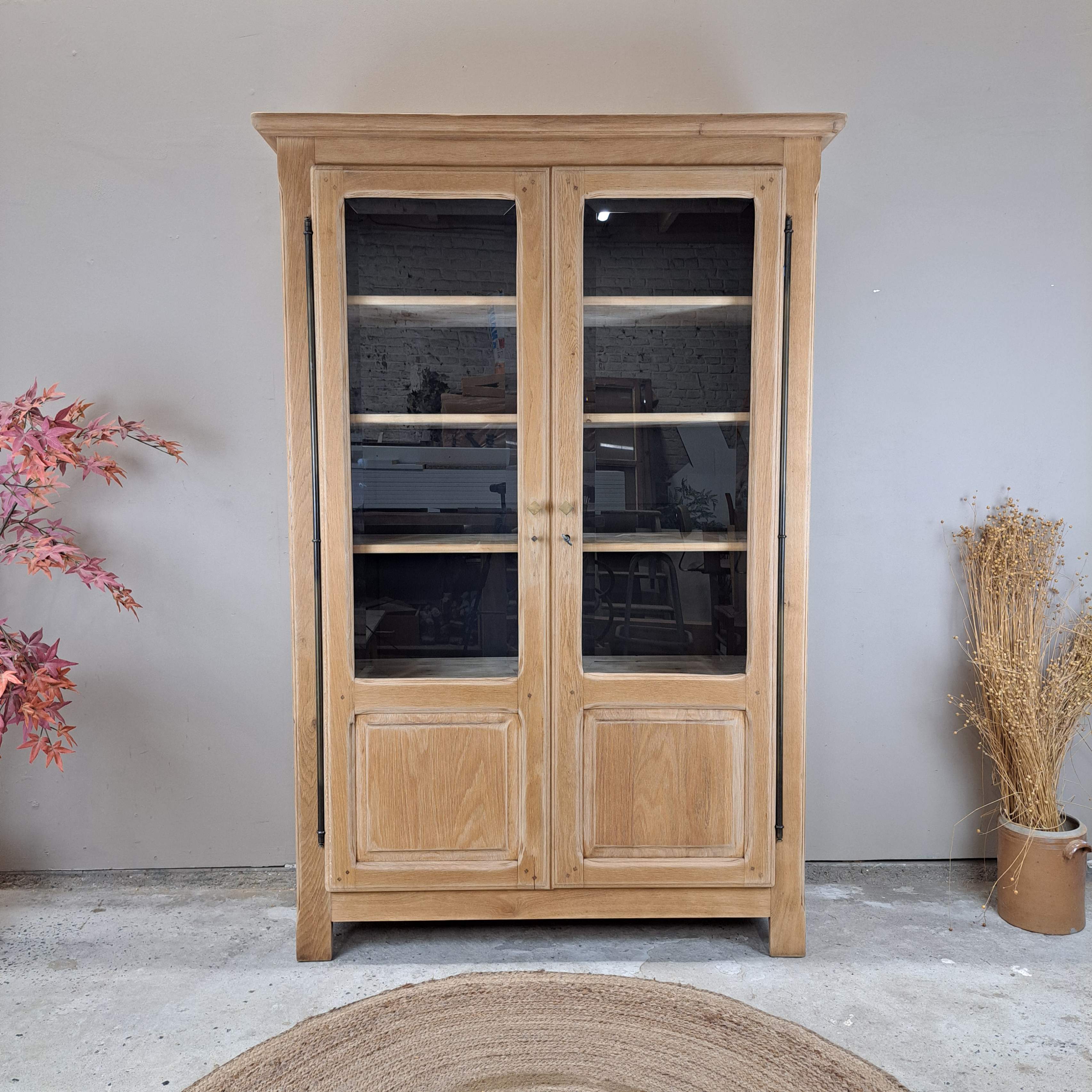 7744e95bfd1f.jpg ARMOIRE VITREE