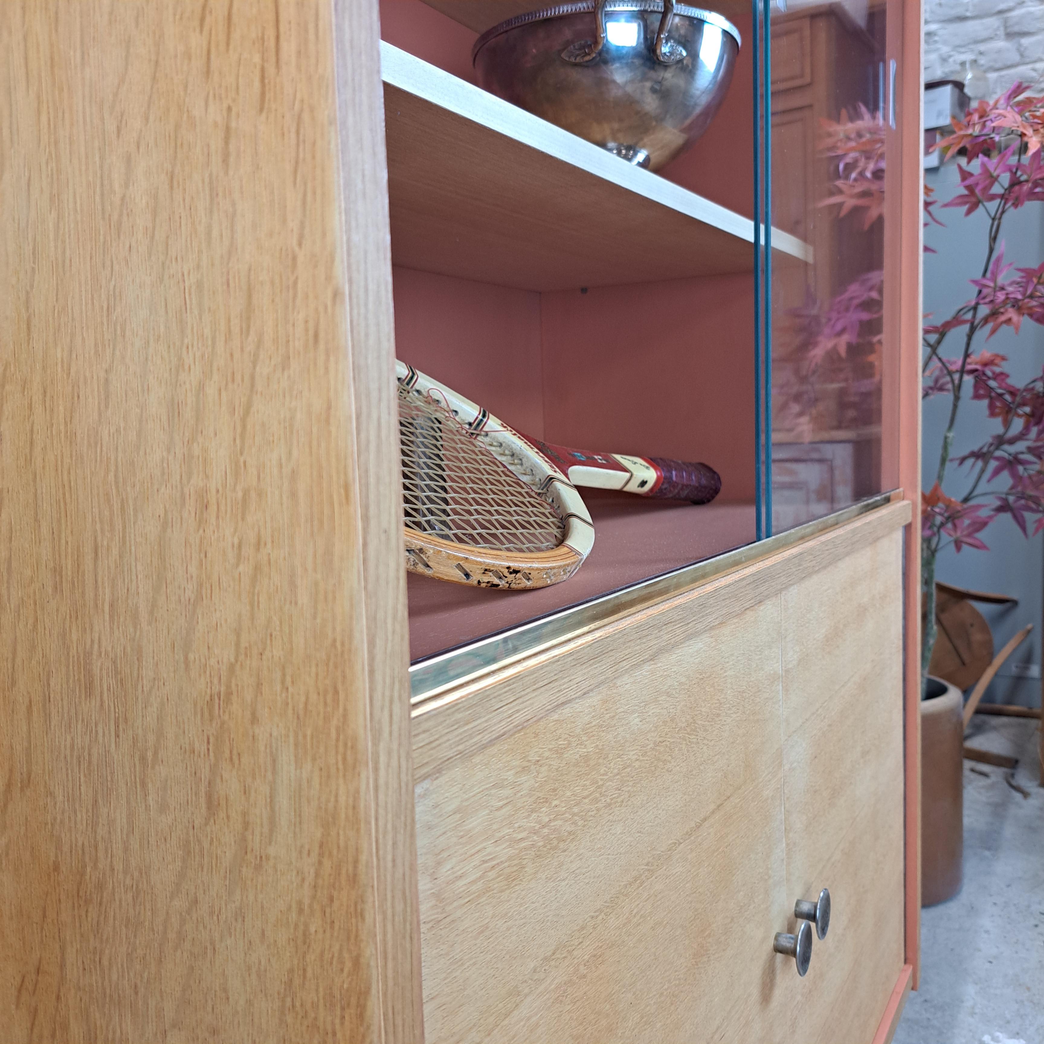 f8851a2e2d50.jpg Meuble vitrine